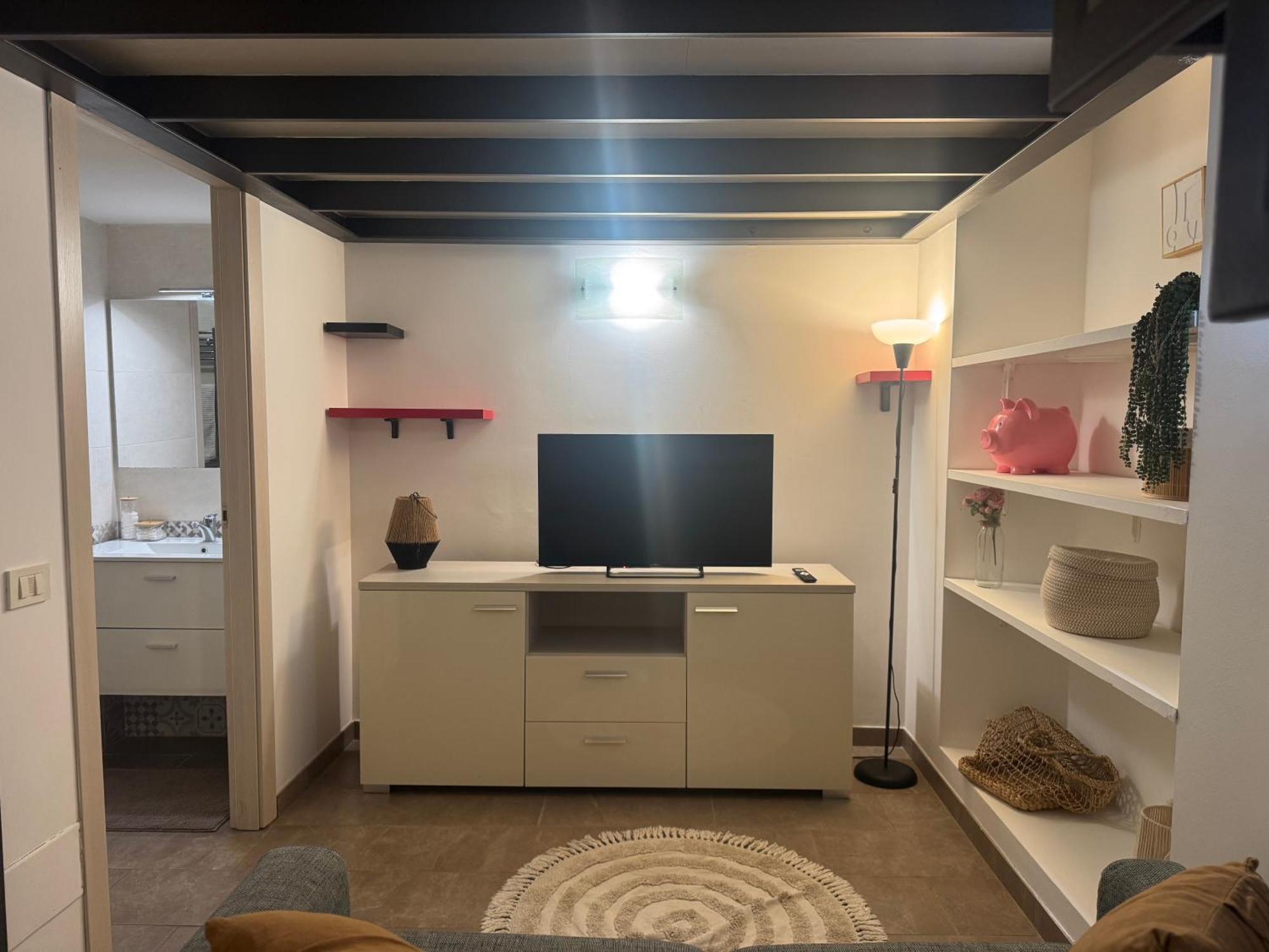 Apartment Reginamilanobnb In Porta Romana Milan